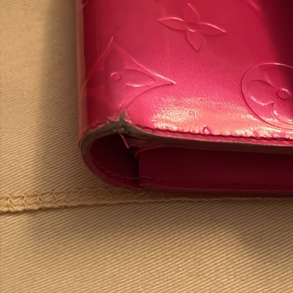 LOUIS VUITTON Rare Fuchsia Monogram Vernis Wallet- Preowned - Picture 10 of 13